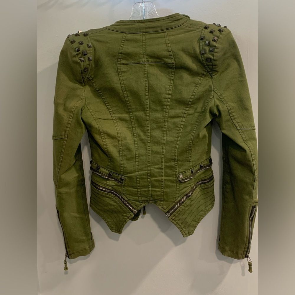 Unique Green Studded Utility Jacket Structured Shoulders and Quilted Sleeves - Picture 3 of 16
